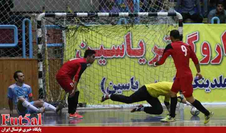 گزارش تصویری/بازی تیم های یاسین پیشرو قم با فردوسی مشهد