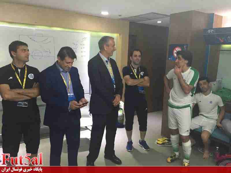 حضور علی کفاشیان در رختکن تاسیسات پس از پیروزی مقابل المیادین لبنان