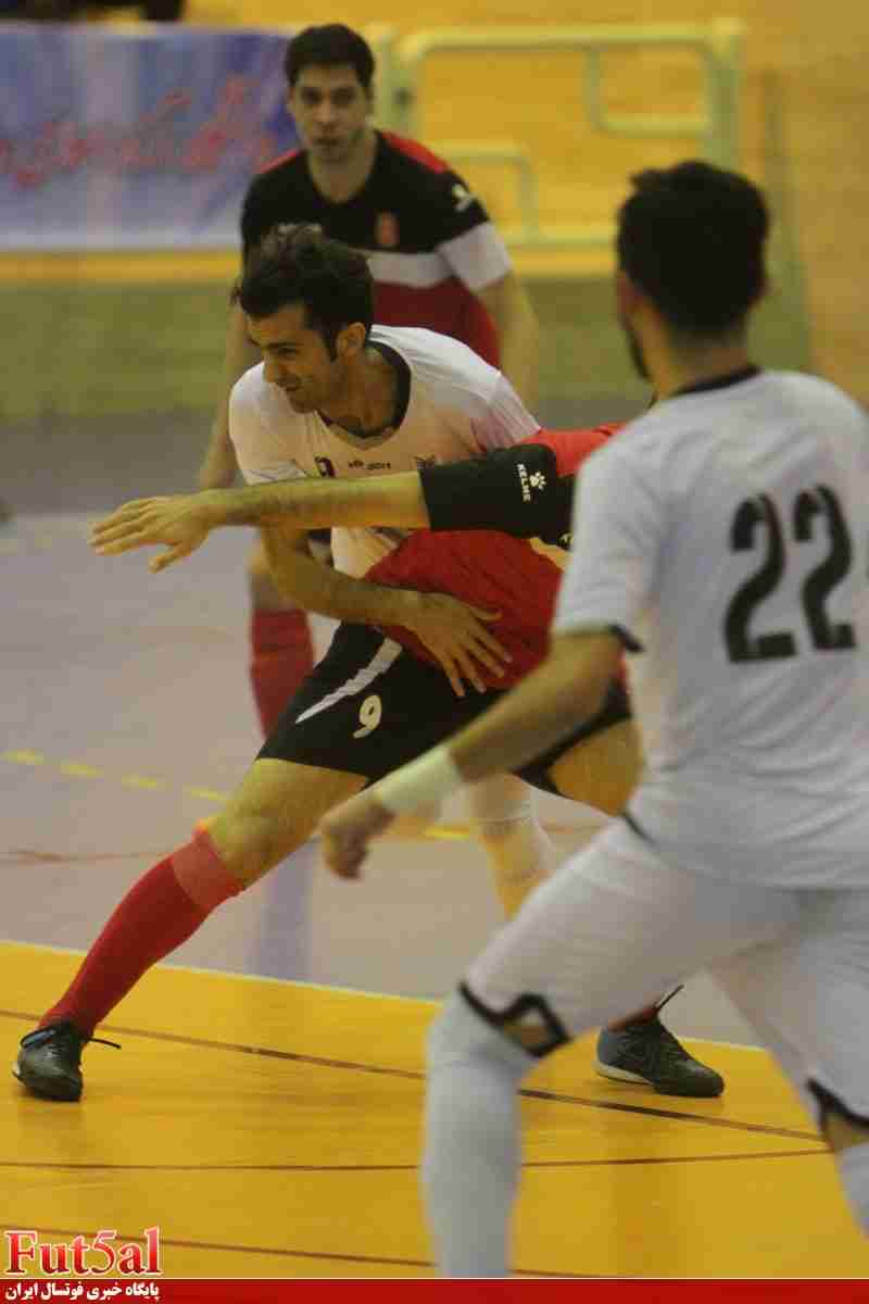 گزارش تصویری/بازی تیم های دانشگاه آزاد با گیتی پسند اصفهان
