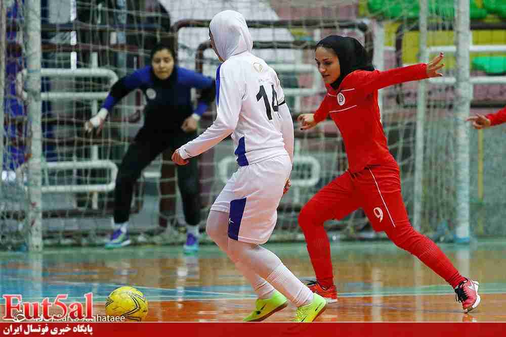 گزارش تصویری/ بازی تیم های بانوان استقلال ساری با دختران کویر کرمان