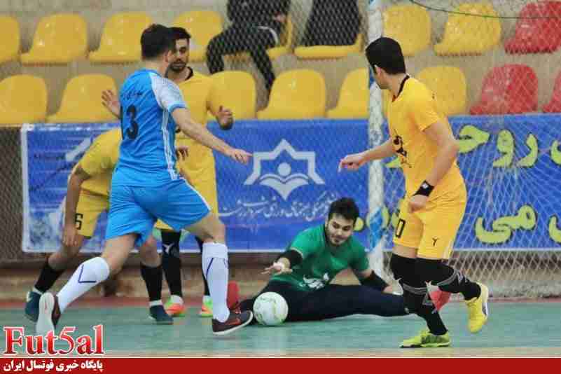 گزارش تصویری/بازی تیم های شهرداری رشت با رسالت مازندران