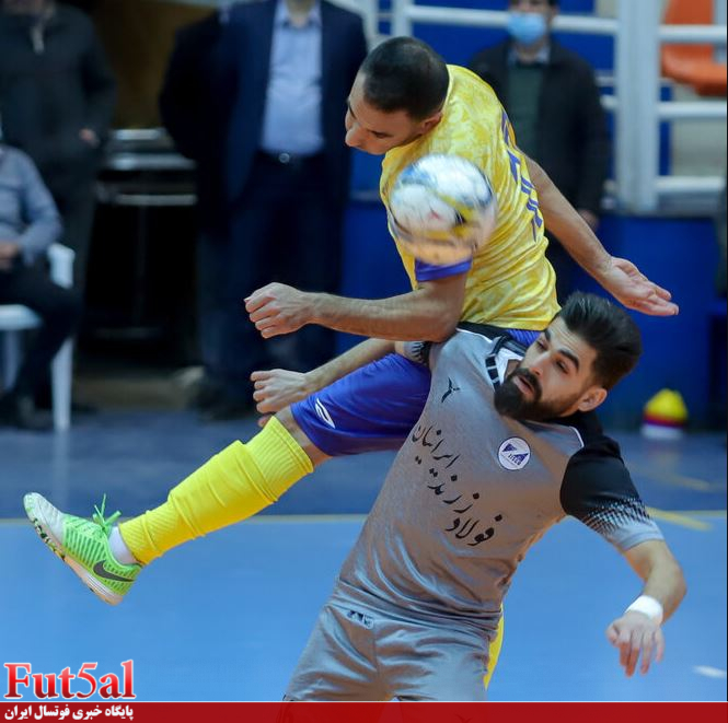 گزارش تصویری/ بازی تیم های فرش آرای مشهد با فولاد زرند