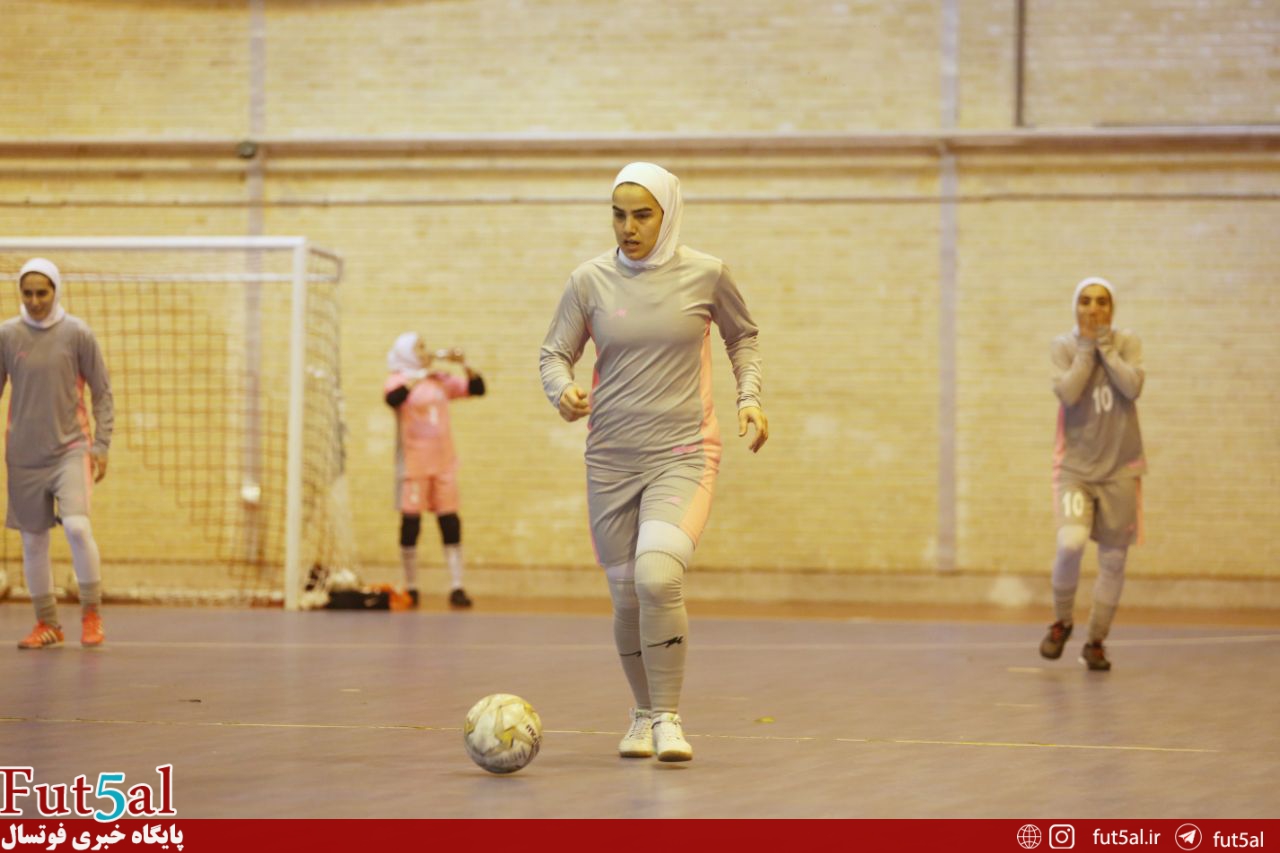 کریمی: ازبکستان بازی فیزیکی را به نمایش می گذارد