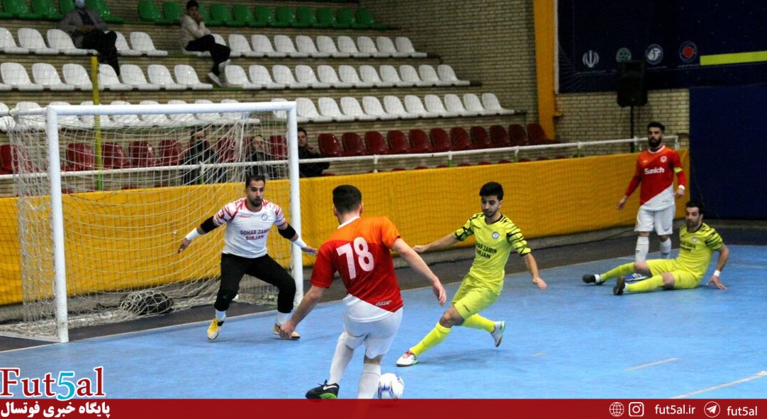 گزارش تصویری/ بازی تیم های گهرزمین سیرجان و سن ایچ ساوه