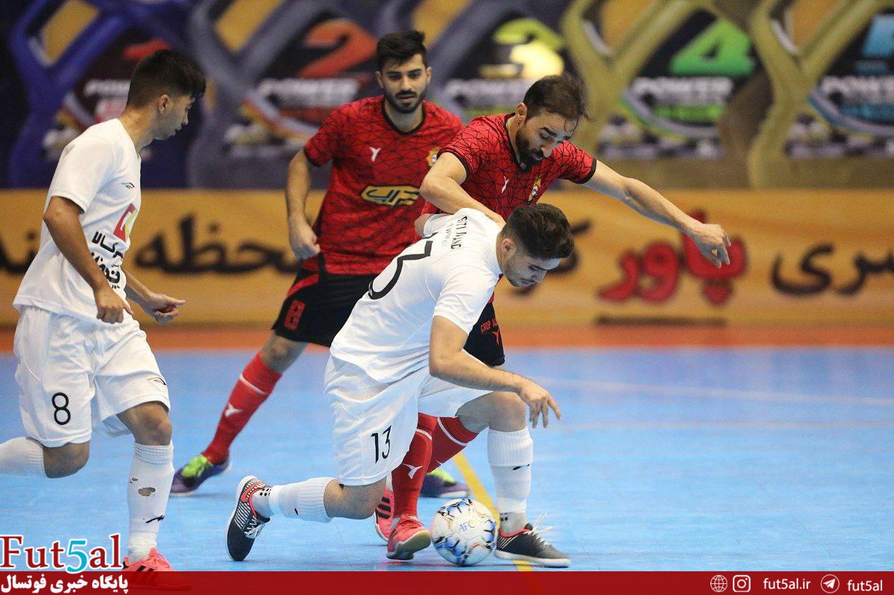 گزارش تصویری دیدار تیم‌های کراپ الوند و گیتی‌پسند اصفهان