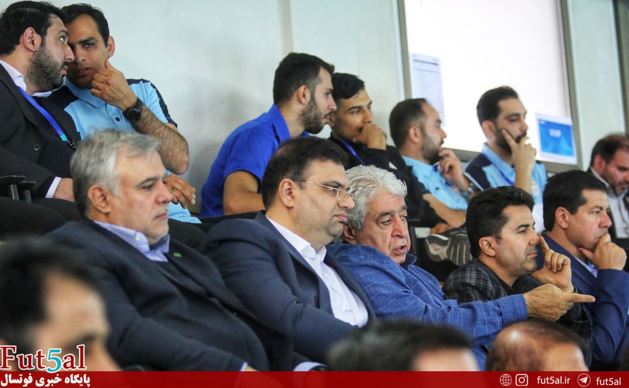 اصولی: مجموعه فوتسال و تیمملی گوشش بدهکار حواشی نیست/ مشکل لژیونرها جای نگرانی ندارد/ هدایای لاریها بار معنوی داشت! اصولی: مجموعه فوتسال و تیمملی گوشش بدهکار حواشی نیست/ مشکل لژیونرها جای نگرانی ندارد/ هدایای لاریها بار معنوی داشت!