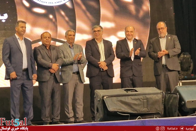 تجلیل از عضو هیات مدیره گیتی‌پسند در جشن خانواده فوتبال اصفهان
