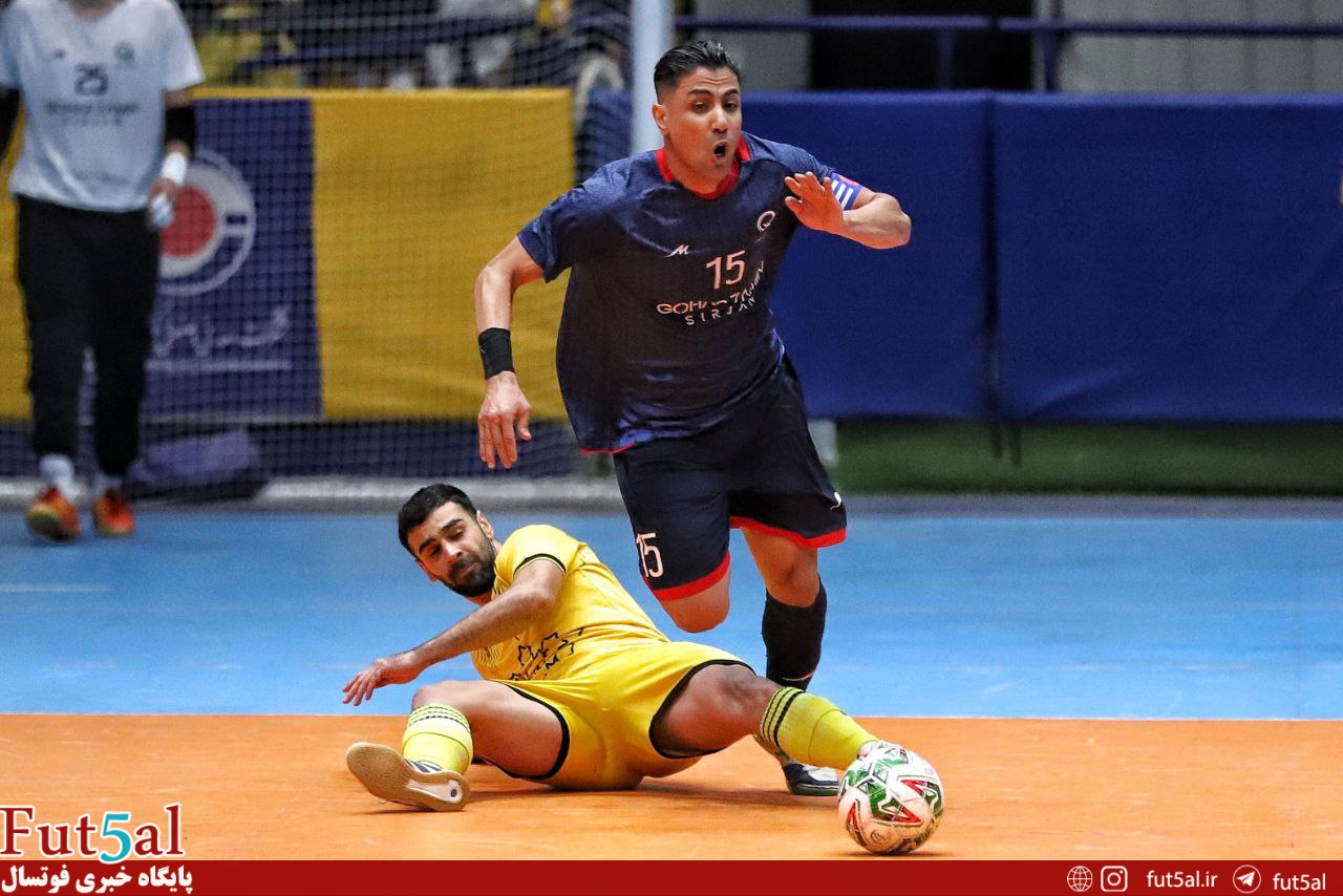 گزارش تصویری دیدار تیمهای گهرزمین سیرجان و شهرداری ساوه گزارش تصویری دیدار تیمهای گهرزمین سیرجان و شهرداری ساوه
