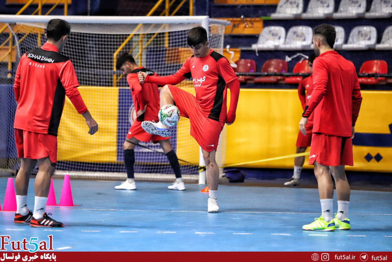 گزارش تصویری/ تمرین گهرزمین سیرجان پیش از بازی با فولاد زرند