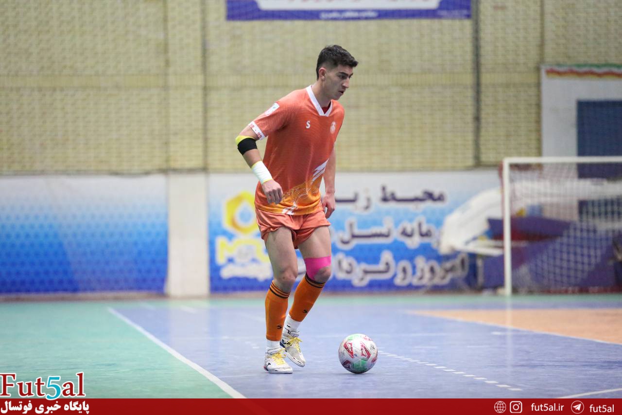 تمدید کردم چون عاشق مس سونگون بودم/ امسال فقط به قهرمانی فکر میکنیم/ شمسایی مرا از تیم سقوط کرده، دعوت کرد تمدید کردم چون عاشق مس سونگون بودم/ امسال فقط به قهرمانی فکر میکنیم/ شمسایی مرا از تیم سقوط کرده، دعوت کرد