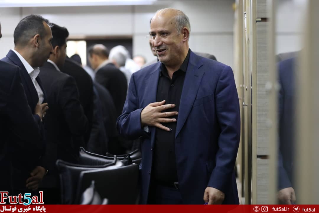 نشست صمیمانه رئیس فدراسیون فوتبال با مدیران عامل فوتسال نشست صمیمانه رئیس فدراسیون فوتبال با مدیران عامل فوتسال