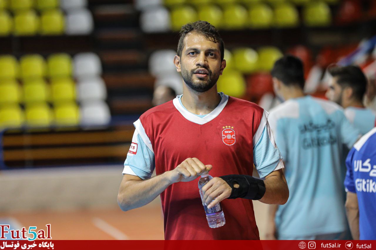 عقب‌گیر تیم ملی تا نیم فصل با یک دست بازی می‌کند