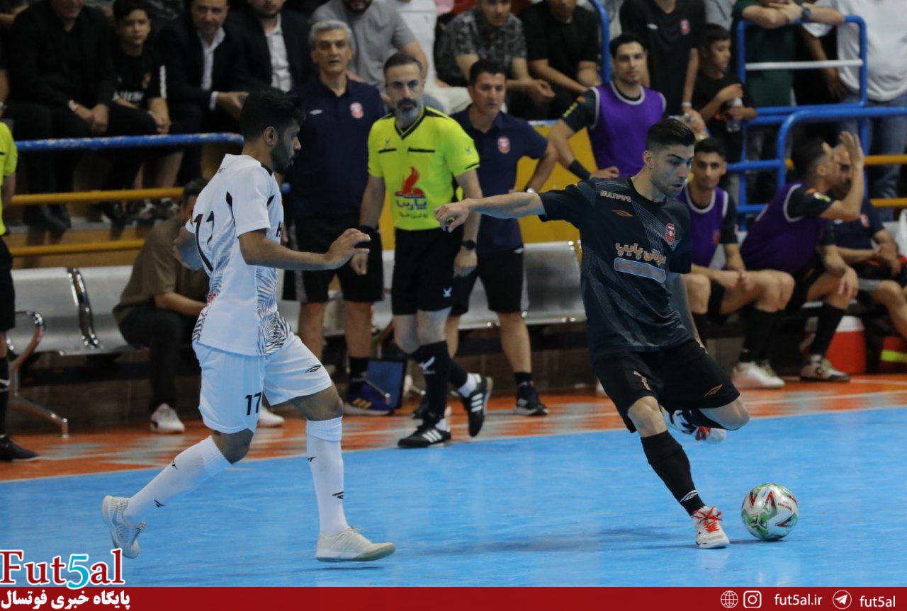 گزارش تصویری/ بازی تیمهای گیتی پسند اصفهان و فولاد هرمزگان گزارش تصویری/ بازی تیمهای گیتی پسند اصفهان و فولاد هرمزگان