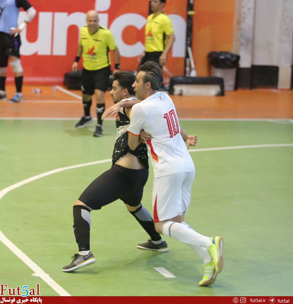 گلزنی بازیکن برنزی فوتسال پس از ۱۷ سال در خانه گلزنی بازیکن برنزی فوتسال پس از ۱۷ سال در خانه