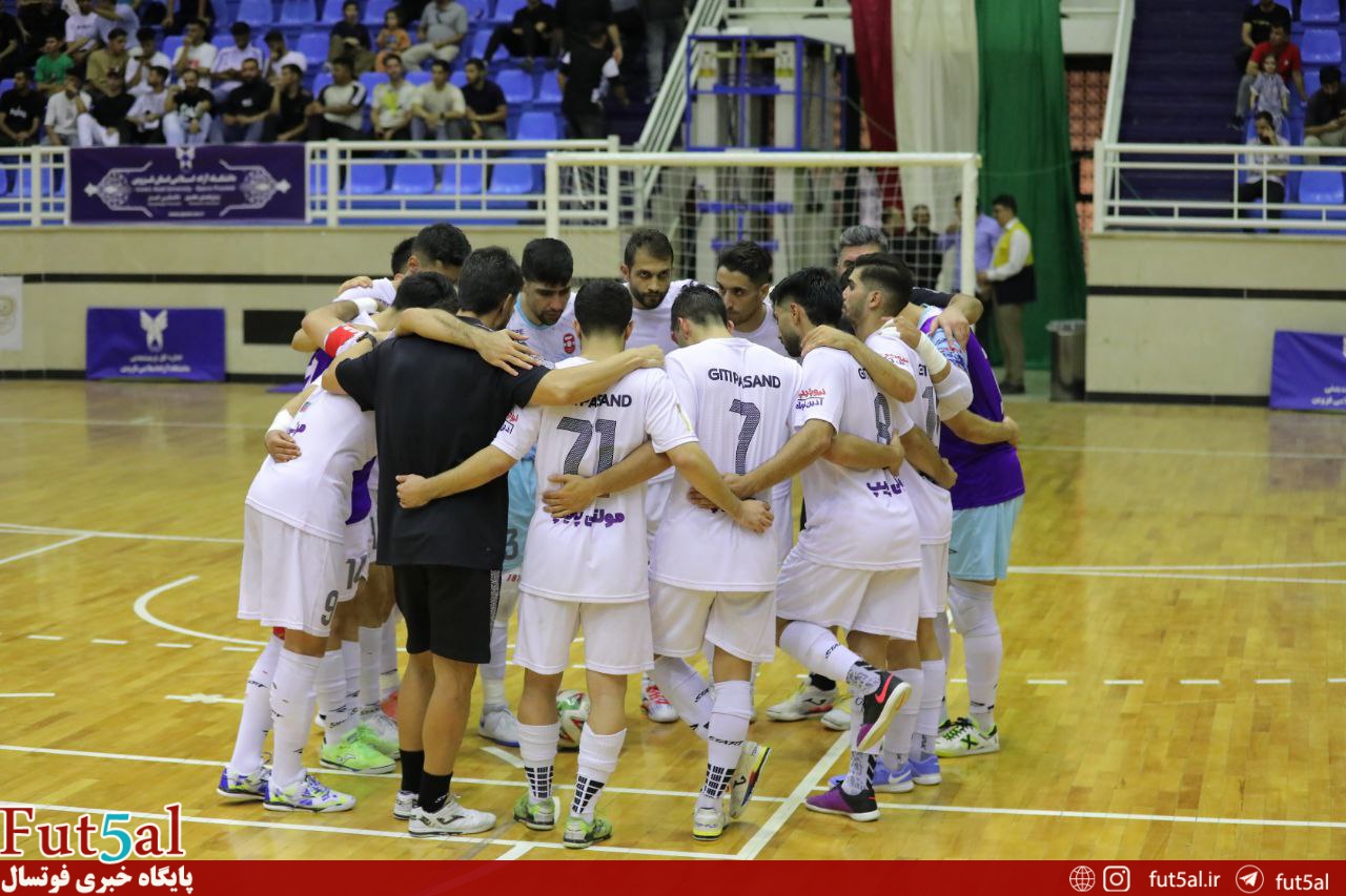 پیام مدافع قهرمانی به صدرنشین: جرأت داری سُر بخور!