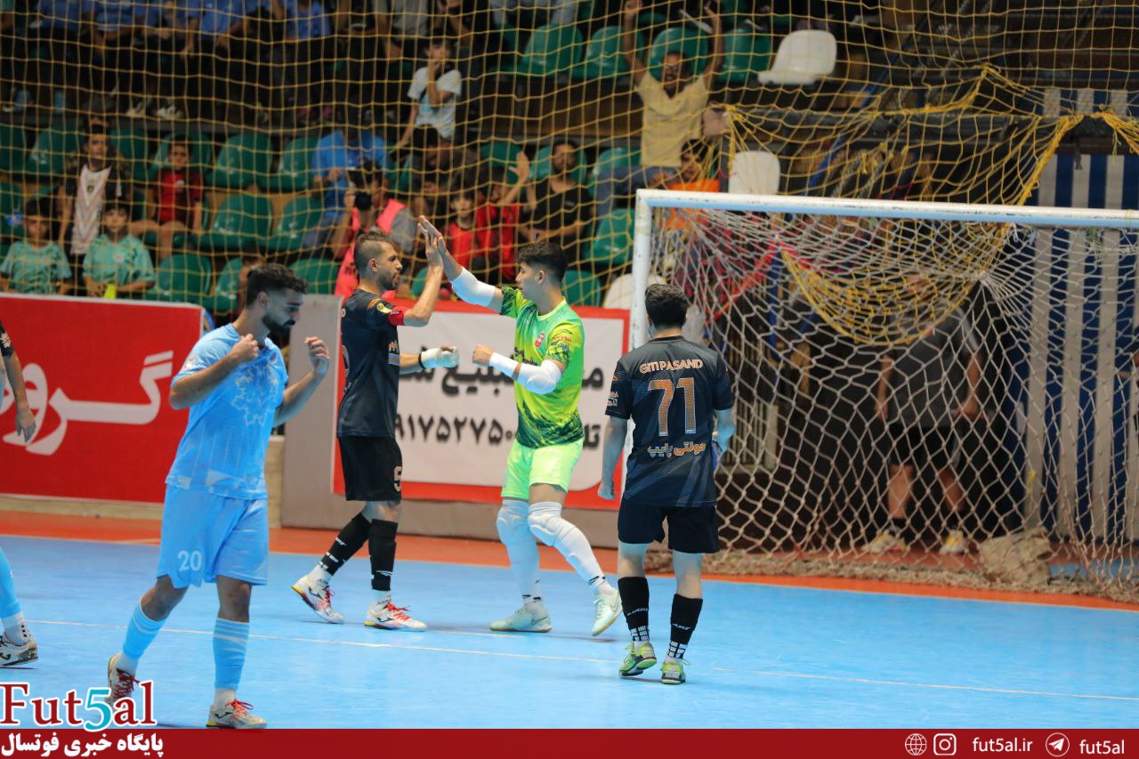 گزارش تصویری/ بازی تیمهای گیتی پسند اصفهان و شهرداری ساوه گزارش تصویری/ بازی تیمهای گیتی پسند اصفهان و شهرداری ساوه