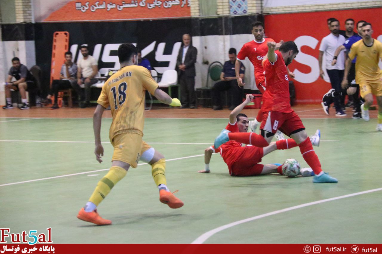 گزارش تصویری/ بازی تیمهای سن ایچ ساوه و پالایش نفت بندرعباس گزارش تصویری/ بازی تیمهای سن ایچ ساوه و پالایش نفت بندرعباس