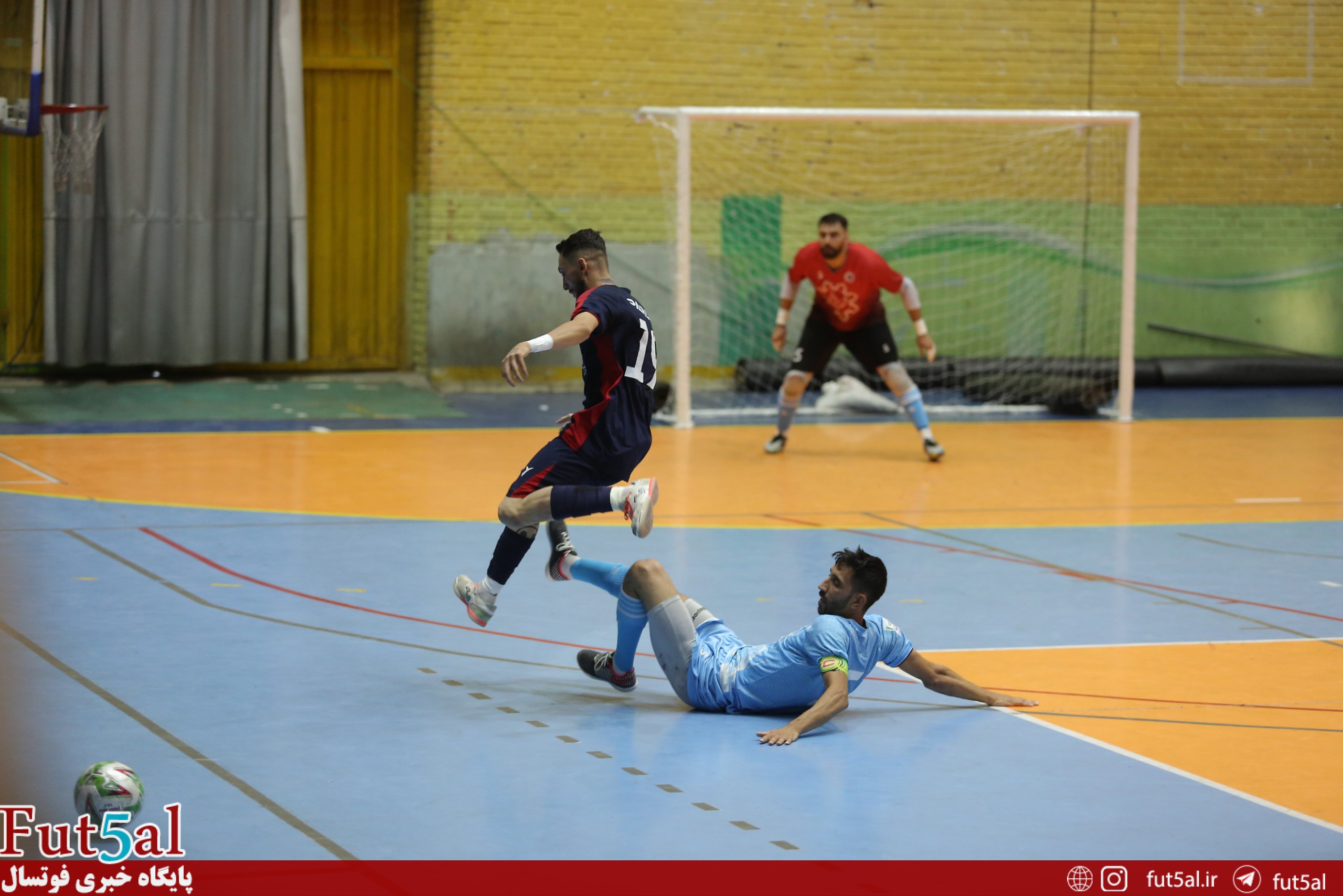 ماجرای بازیکنان اضافه سه تیم لیگ برتری چیست؟/ کمیته انضباطی تصمیم گیری می کند ماجرای بازیکنان اضافه سه تیم لیگ برتری چیست؟/ کمیته انضباطی تصمیم گیری می کند