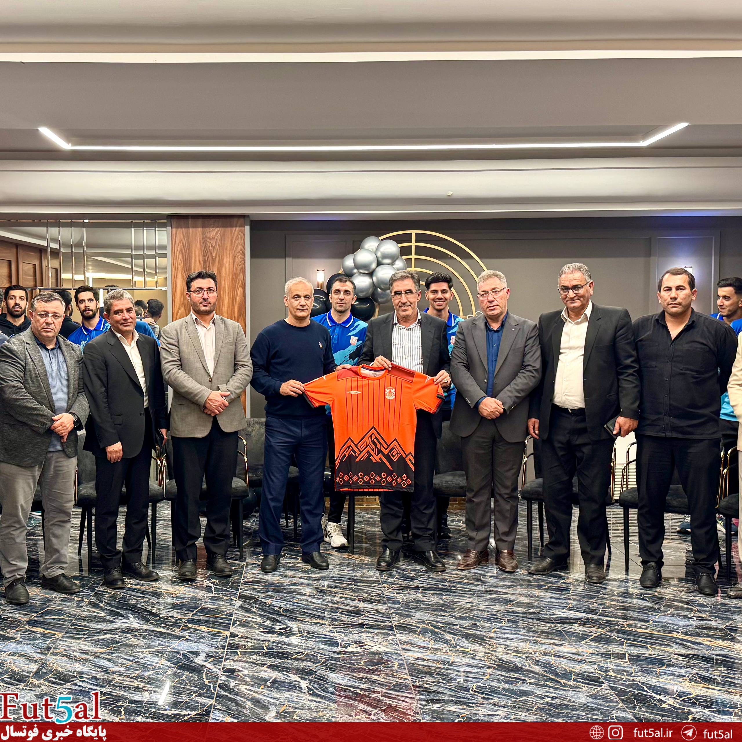 مسیها میهمان نماینده مردم ورزقان در آستانه الکلاسیکوی وطنی مسیها میهمان نماینده مردم ورزقان در آستانه الکلاسیکوی وطنی