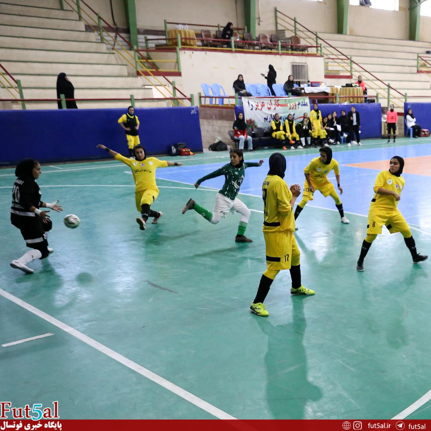گزارش تصویری/ بازی تیمهای بانوان گلبرگ تاکستان و هیات فوتبال خراسان رضوی گزارش تصویری/ بازی تیمهای بانوان گلبرگ تاکستان و هیات فوتبال خراسان رضوی