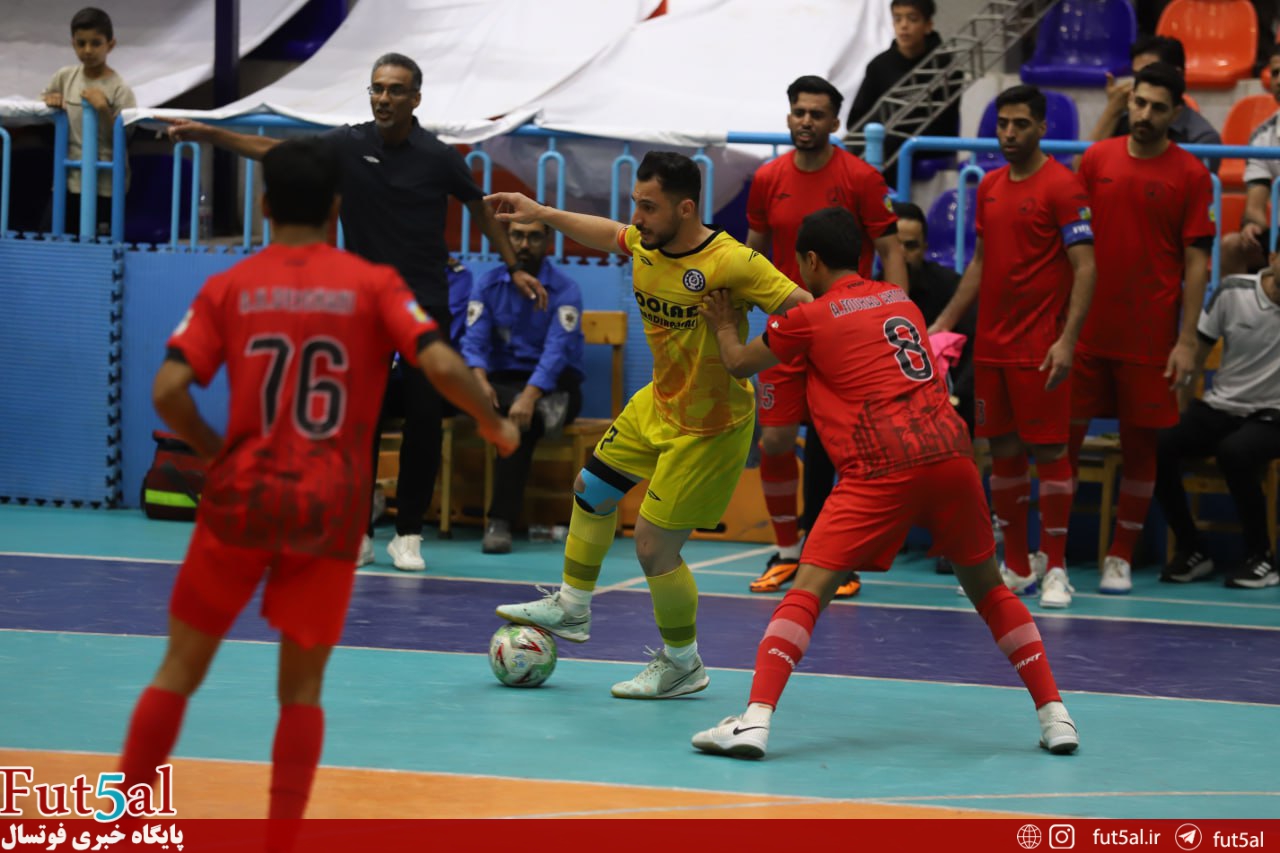 رای تخلف تیم فولاد زرند ایرانیان مقابل تیم پالایش نفت بندرعباس