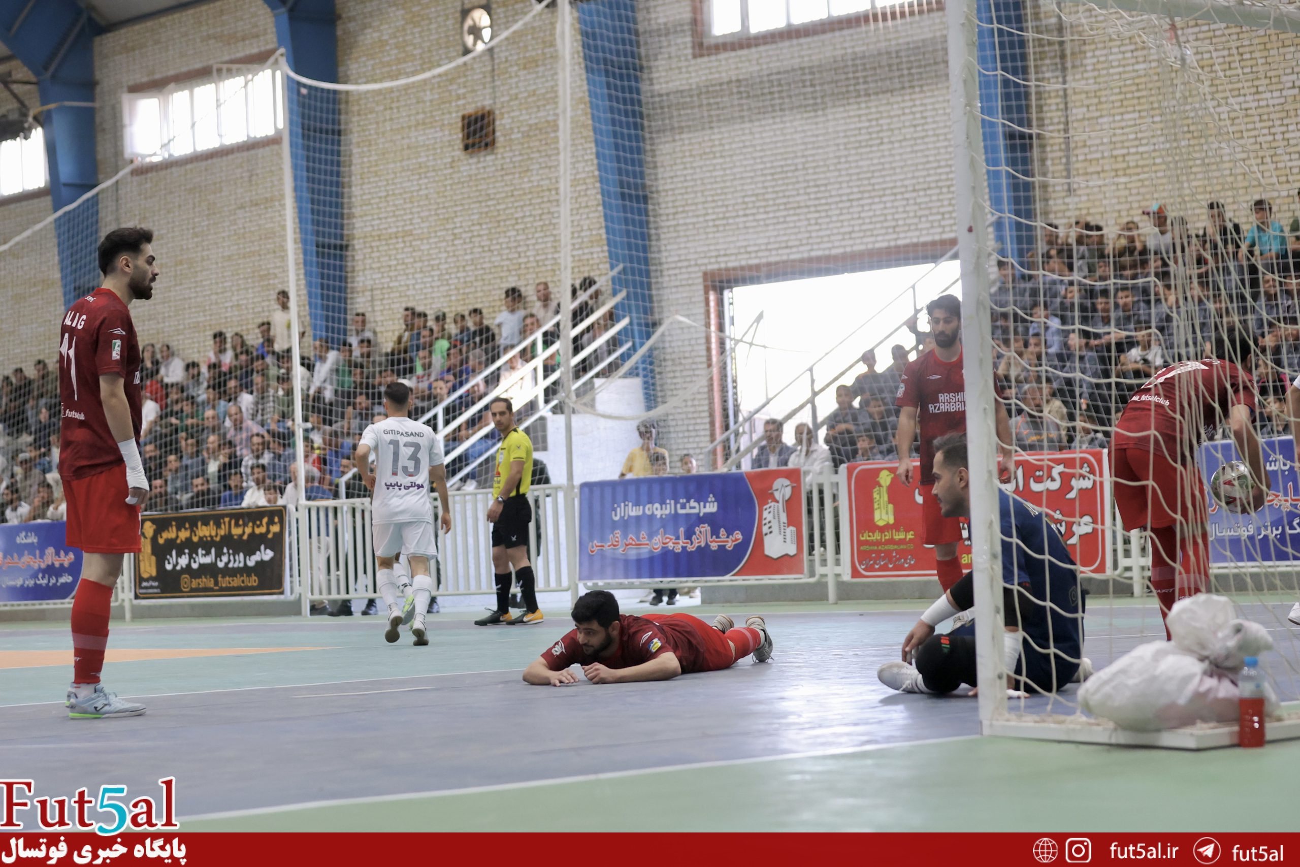 محرومیت تعلیقی تماشاگران عرشیا به خاطر بازی با گیتی پسند