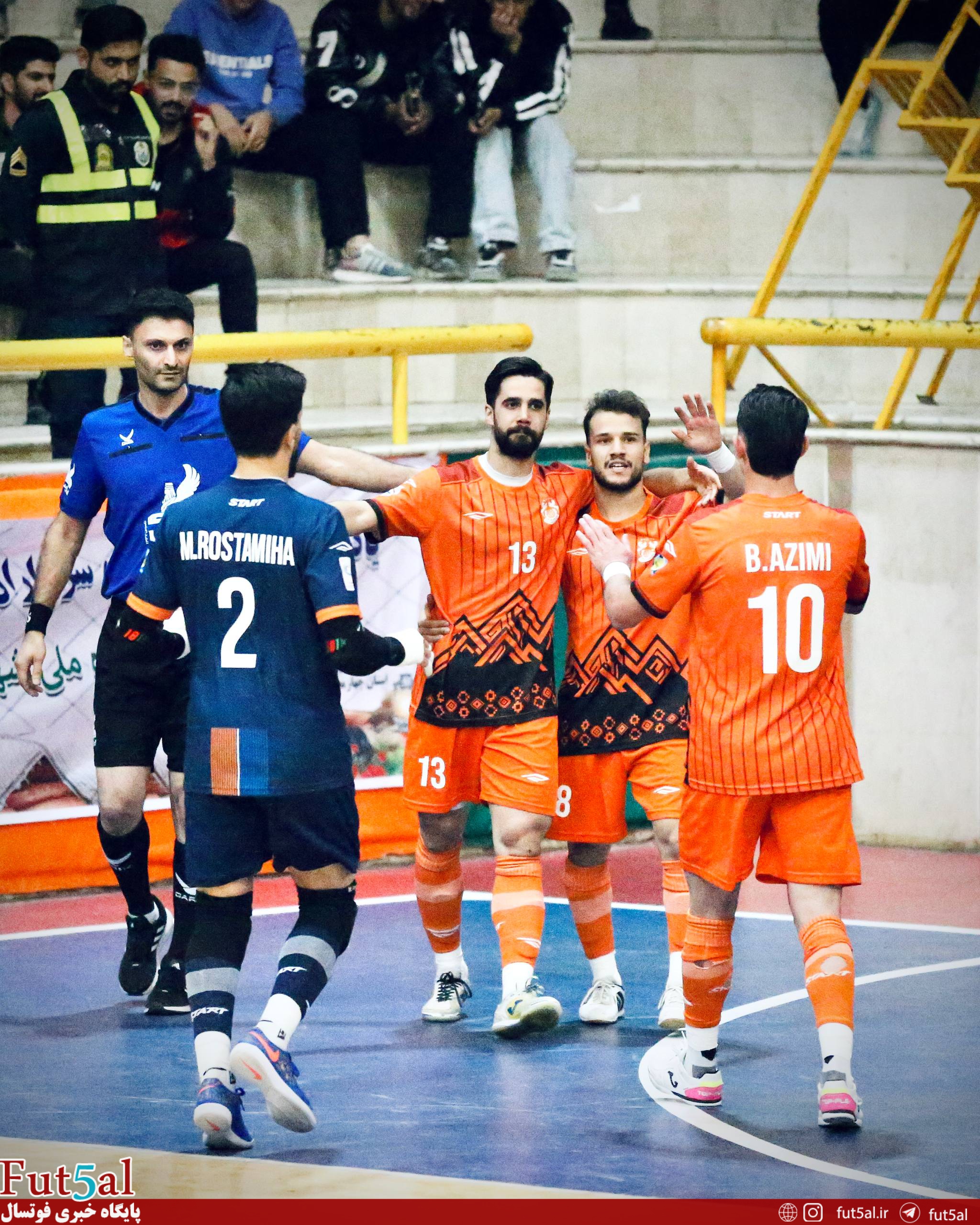 گزارش تصویری/ بازی تیمهای جواد الائمه شهرکرد و مس سونگون گزارش تصویری/ بازی تیمهای جواد الائمه شهرکرد و مس سونگون