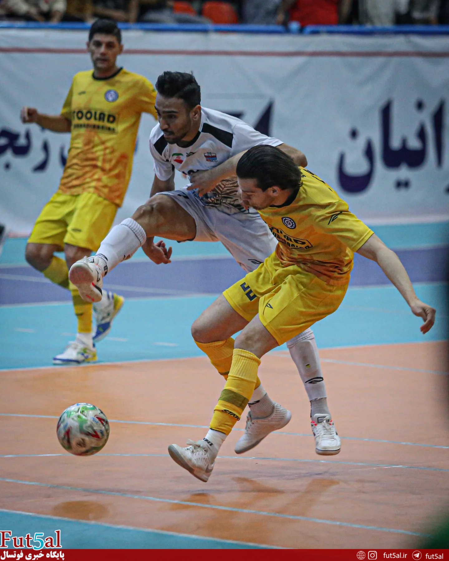 گزارش تصویری/ بازی تیمهای فولاد هرمزگان و فولاد زرند گزارش تصویری/ بازی تیمهای فولاد هرمزگان و فولاد زرند