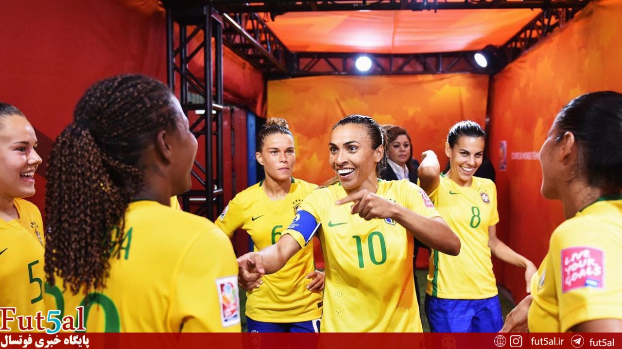 برزیل در مسیر تاریخسازی فوتسال زنان/ اشکهای کاپیتان تاتی، درخشش امیلی و آغاز رقابت جهانی با ایران برزیل در مسیر تاریخسازی فوتسال زنان/ اشکهای کاپیتان تاتی، درخشش امیلی و آغاز رقابت جهانی با ایران