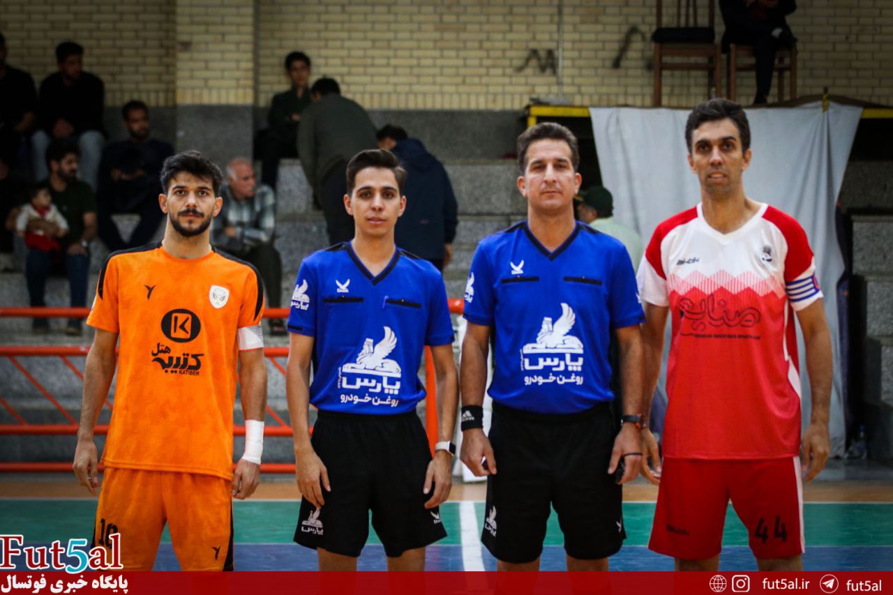 گزارش تصویری/ بازی تیم های صنایع اردکان و عمران بتن همدان گزارش تصویری/ بازی تیم های صنایع اردکان و عمران بتن همدان