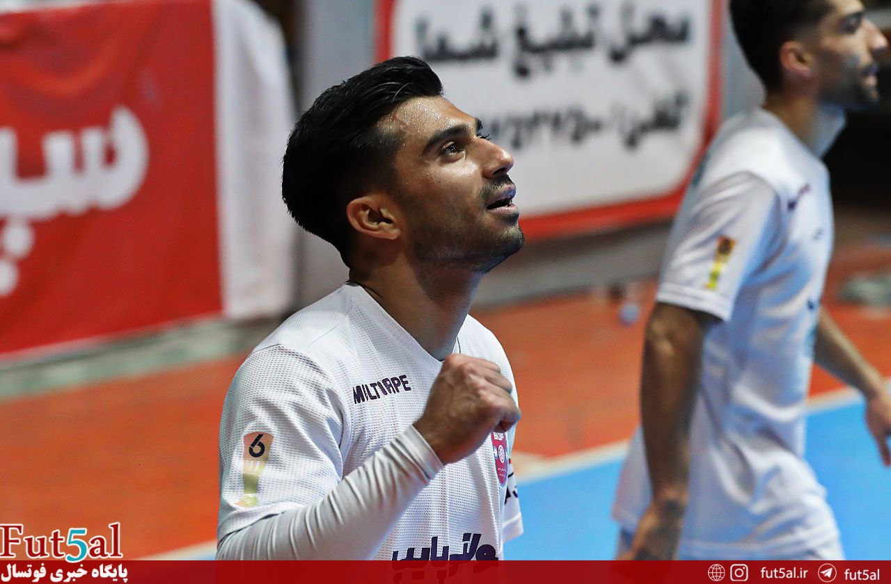 اکرمی: نیمه اول شرایط برای ما سخت شد/برای قهرمانی هم قسم شده ایم