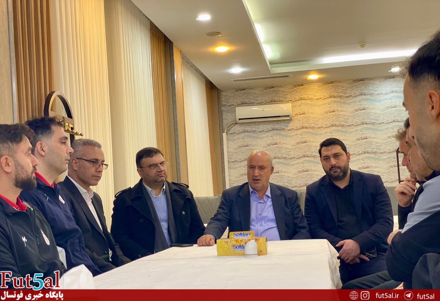 نشست صمیمانه رئیس فدراسیون فوتبال با ملیپوشان فوتسال پیش از اعزام نشست صمیمانه رئیس فدراسیون فوتبال با ملیپوشان فوتسال پیش از اعزام