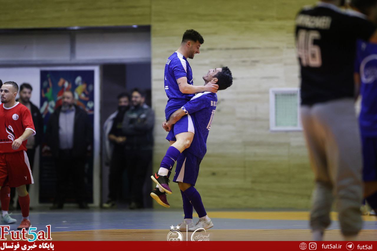 برتری استقلال و دائمپناه در گروه دوم و پیروزی وفاشمش و دلسوختگان قم در گروه اول برتری استقلال و دائمپناه در گروه دوم و پیروزی وفاشمش و دلسوختگان قم در گروه اول