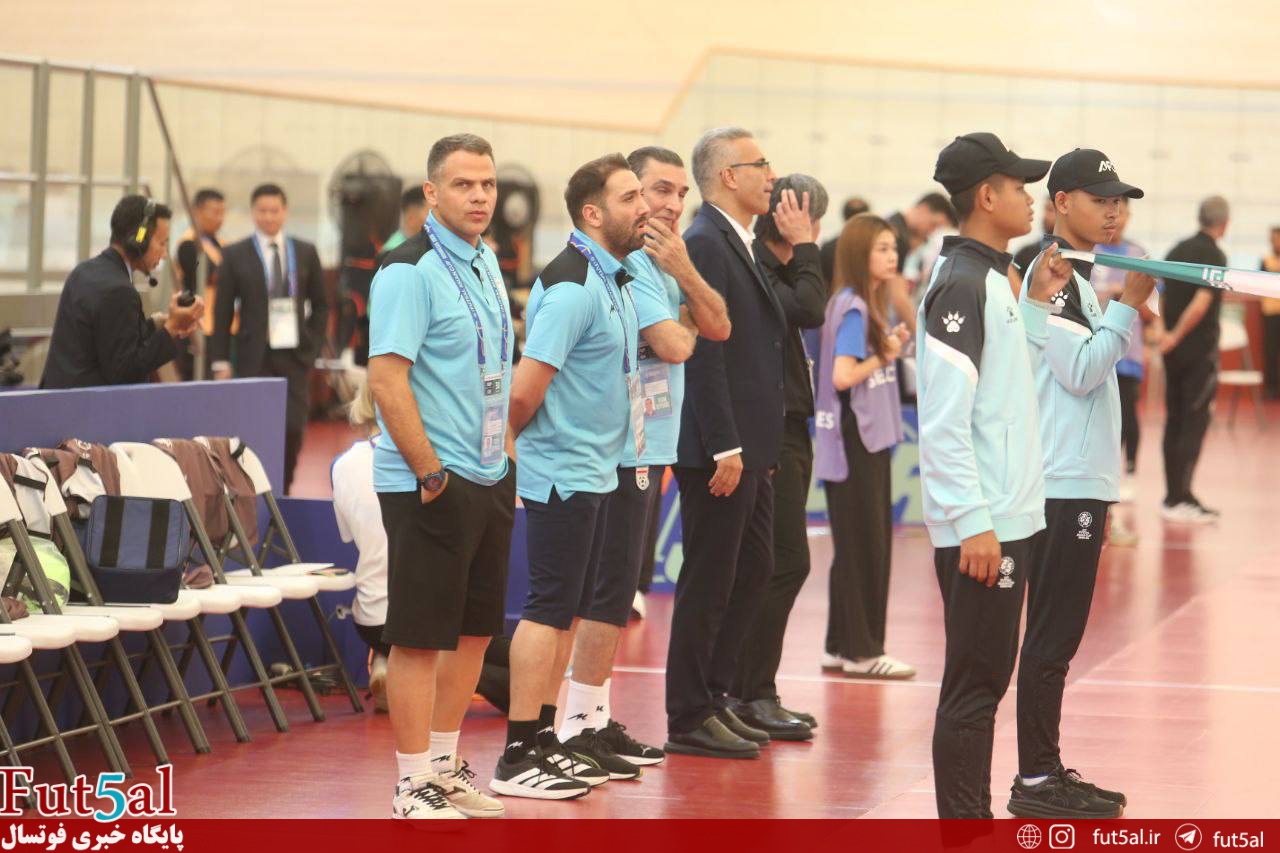 خوراکچی: با پنکههای رستورانی سالن را خنک میکنند/ در اوج گرما و بدون تهویه باید با ازبکستان بازی کنیم خوراکچی: با پنکههای رستورانی سالن را خنک میکنند/ در اوج گرما و بدون تهویه باید با ازبکستان بازی کنیم