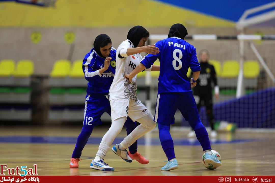 گزارش تصویری/ بازی تیمهای بانوان پالایش نفت آبادان و فولاد هرمزگان گزارش تصویری/ بازی تیمهای بانوان پالایش نفت آبادان و فولاد هرمزگان