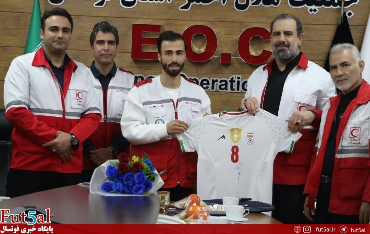 یک ستاره دیگر فوتسال هم لباس هلال احمر را پوشید یک ستاره دیگر فوتسال هم لباس هلال احمر را پوشید